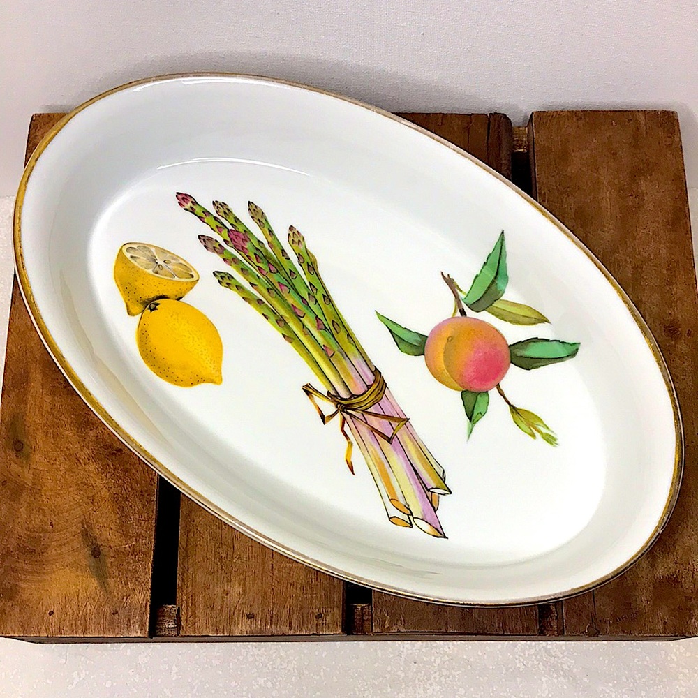 Vintage Royal Worcester Evesham 10” Oval Baker